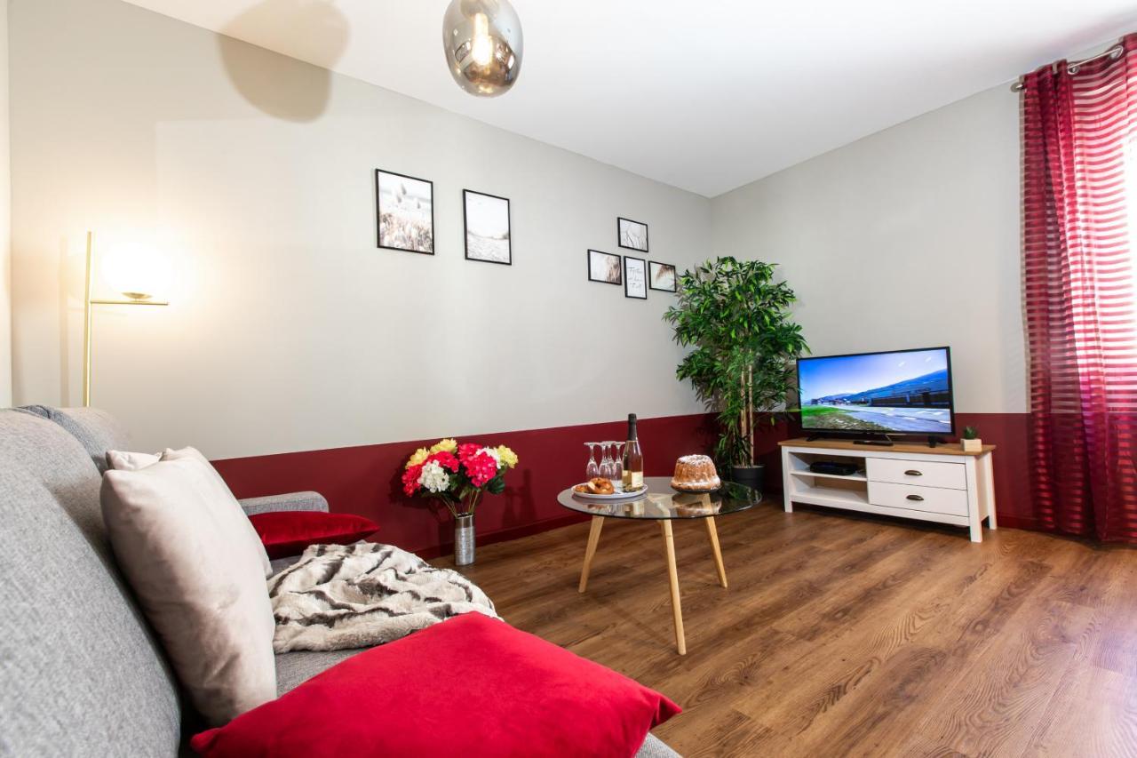 Le Red St Leon : Lit Queen Size * Wifi * Ideal Couple Colmar Bagian luar foto